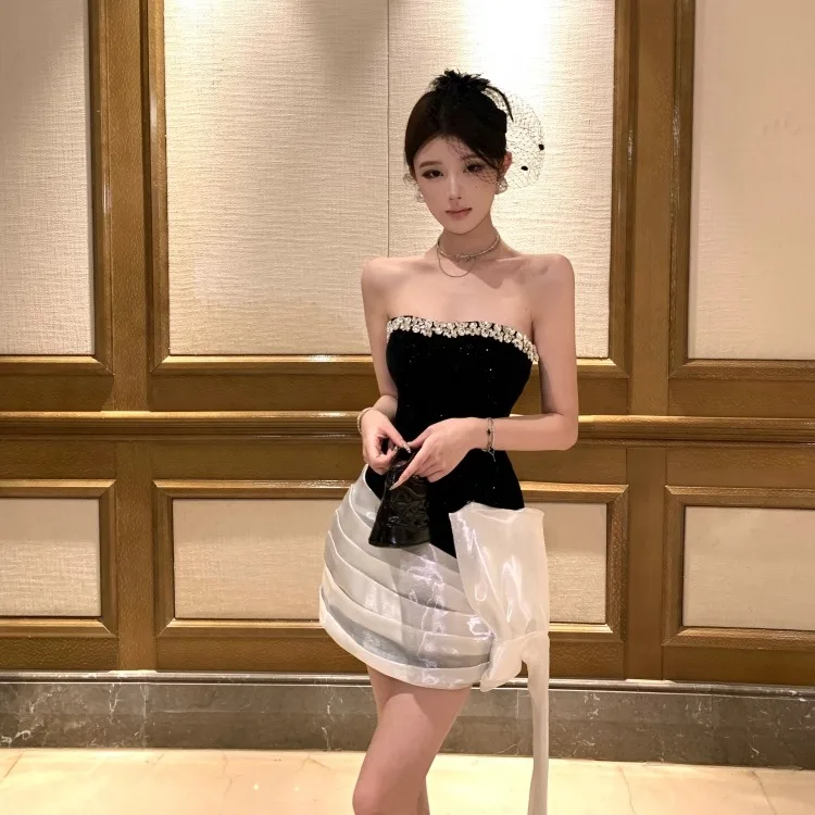 Summer Korean Luxury Fashion Evening Dress Women's Sleeveless Backless Sexy Tube Mini Dress Velvet Slim High Street Party Dress
Summer Korean Luxury Fashion Evening Dress Women's Sleeveless Backless Sexy Tube Mini Dress Velvet Slim High Street Party Dress