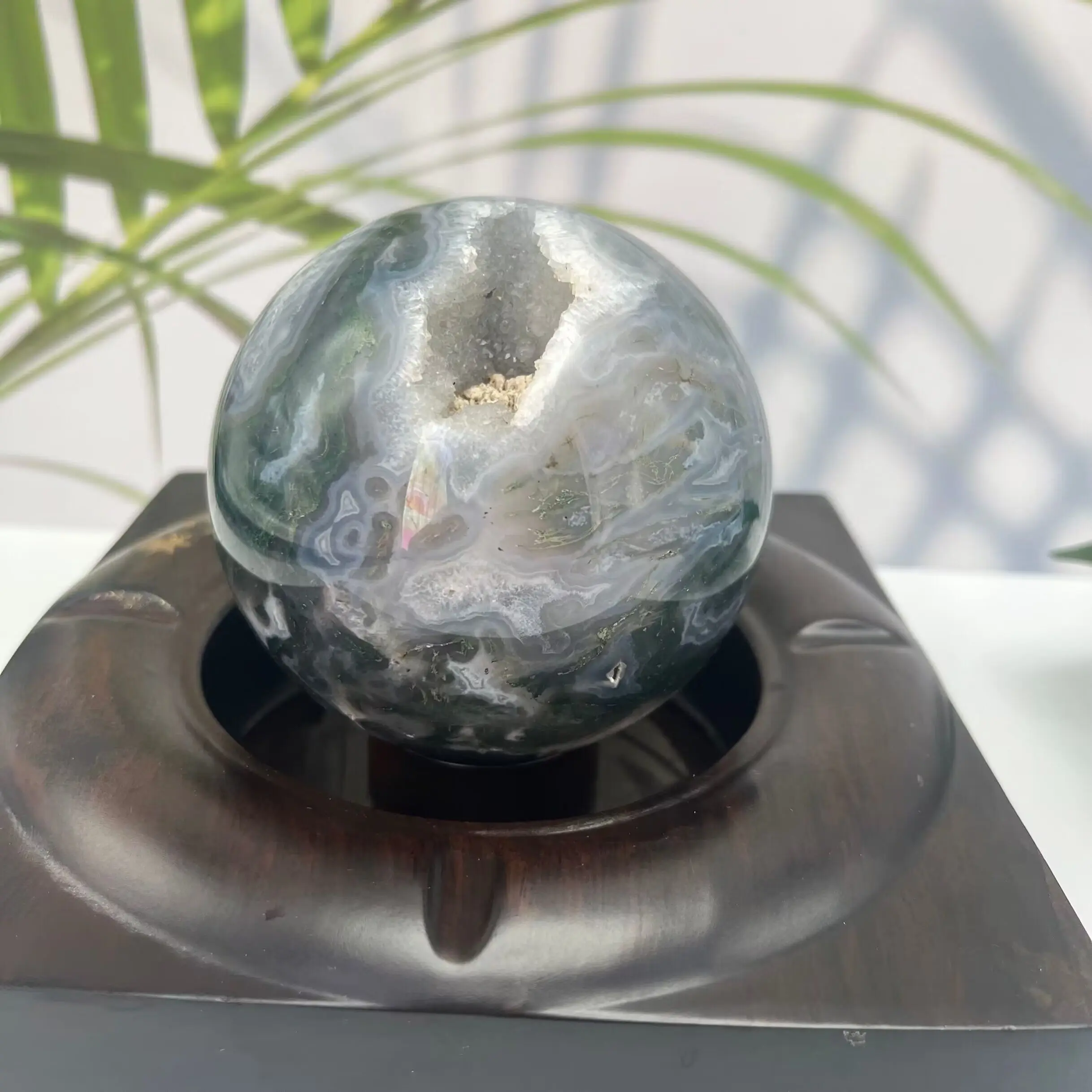 Natural Moss Aquatic Agate Stone British Crystal Ball Healing Chakra Decoration 1 Thing 1 Figure
Natural Moss Aquatic Agate Stone British Crystal Ball Healing Chakra Decoration 1 Thing 1 Figure