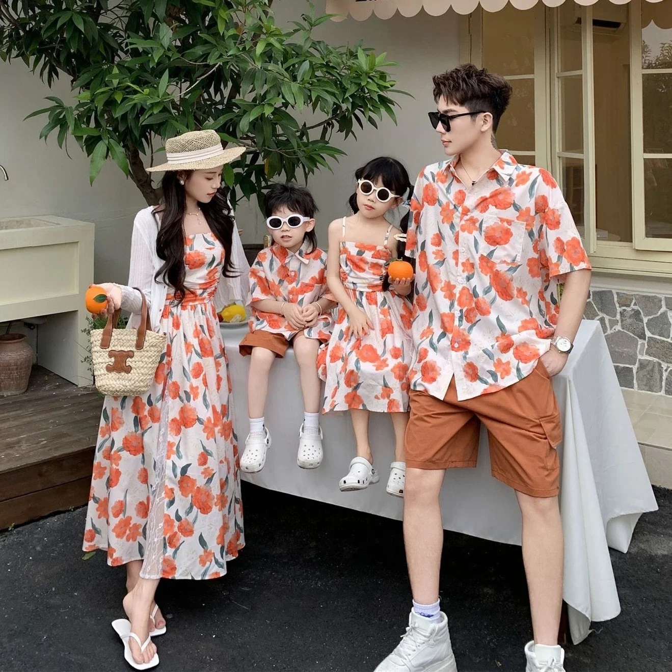 2026 Summer Mommy and Me Floral Print Family Matching Outfit Casual Beach Dress & Shirt Set for Mom Dad Daughter Son
2026 Summer Mommy and Me Floral Print Family Matching Outfit Casual Beach Dress & Shirt Set for Mom Dad Daughter Son