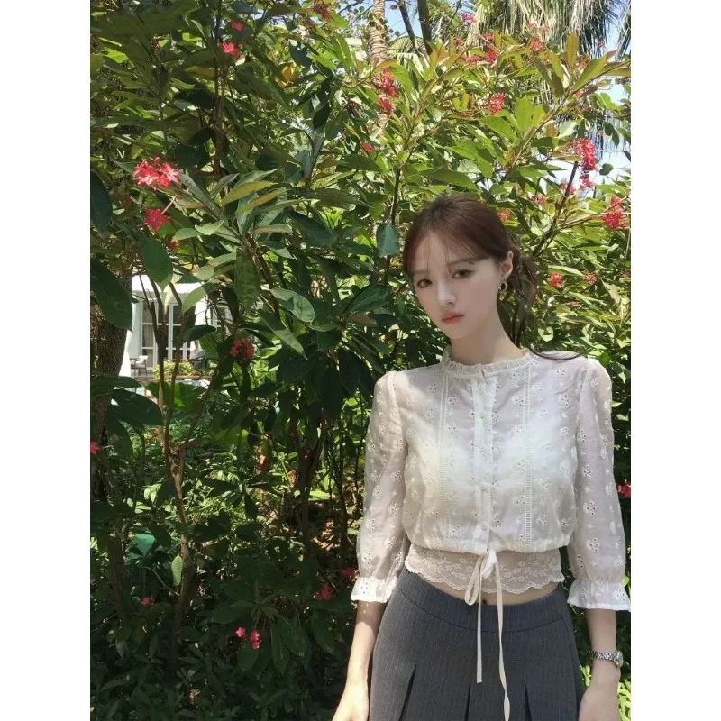 Women's French Lace Embroidered Hollow Out Blouse Round Neck 3/4 Sleeve Shirt
Women's French Lace Embroidered Hollow Out Blouse Round Neck 3/4 Sleeve Shirt