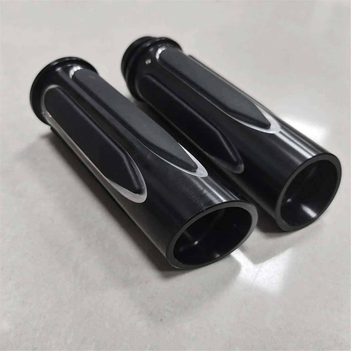 T47C_Black Soft Touch Comfort Hand Grips for Harley Touring 1 inch Electronic Throttle
T47C_Black Soft Touch Comfort Hand Grips for Harley Touring 1 inch Electronic Throttle