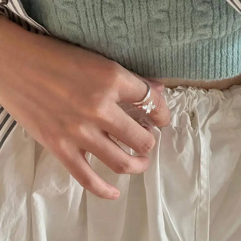 Fashion Simple Style Flower rings for women Light Luxury Exquisite silver 925 Ring Party Wedding Fine Jewelry Adjustable
Fashion Simple Style Flower rings for women Light Luxury Exquisite silver 925 Ring Party Wedding Fine Jewelry Adjustable