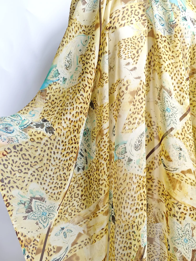 50cm*135cm Leopard Print Silk Chiffon Material - Breathable Soft Fabric for DIY Fashion Sewing & Scarf
50cm*135cm Leopard Print Silk Chiffon Material - Breathable Soft Fabric for DIY Fashion Sewing & Scarf