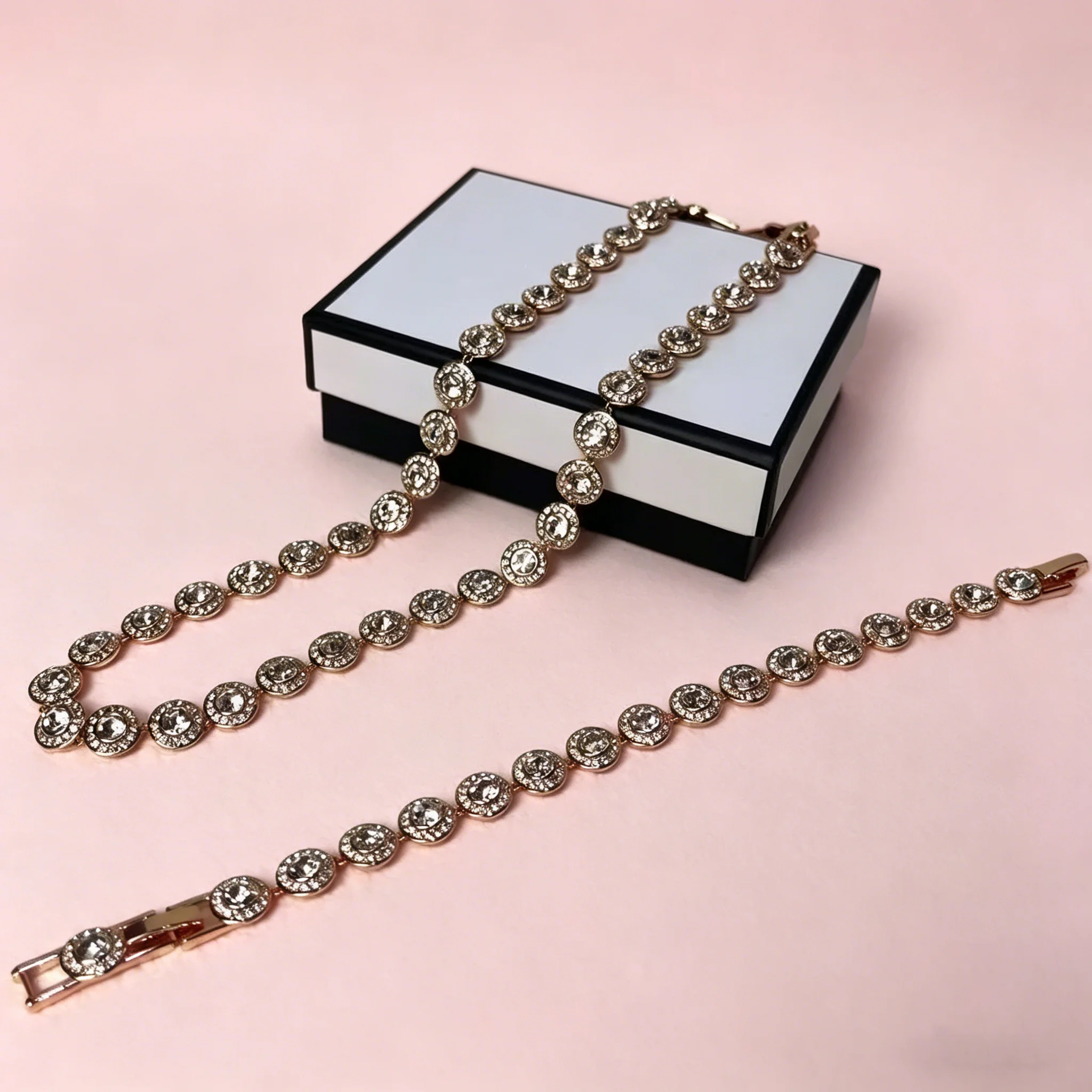 2025 New Original Round Water Drop Crystal High Jewelry Set Fashion Dazzling Women's Bracelet Earring Necklace Ring Wedding Gift
2025 New Original Round Water Drop Crystal High Jewelry Set Fashion Dazzling Women's Bracelet Earring Necklace Ring Wedding Gift