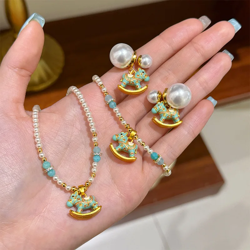 Glass Pearl Strand Chain Dripping Oil Enamel Green Horse Necklace Light Luxury Niche High-end Clavicle Chain for Women, Bracelet
Glass Pearl Strand Chain Dripping Oil Enamel Green Horse Necklace Light Luxury Niche High-end Clavicle Chain for Women, Bracelet