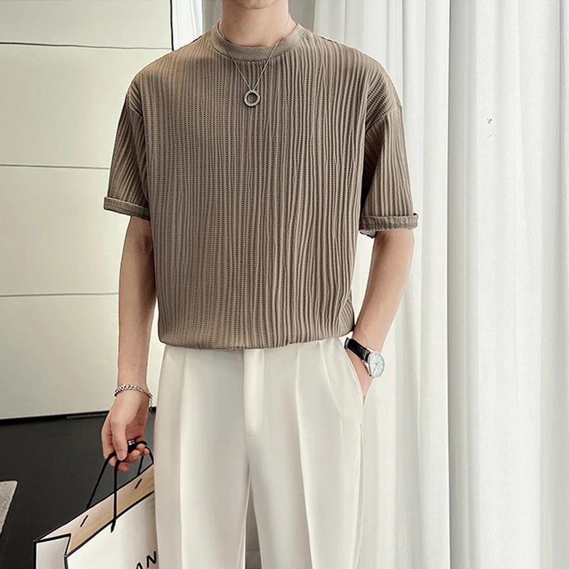 Summer Ice Silk Pleat short Sleeve T-shirt For Men Casual Solid Color Crewneck Tee Tops Y2K Streetwear Loose Basic T Shirts
Summer Ice Silk Pleat short Sleeve T-shirt For Men Casual Solid Color Crewneck Tee Tops Y2K Streetwear Loose Basic T Shirts
