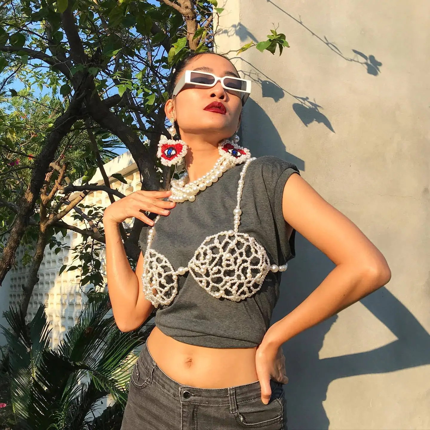 Hand-woven Hollow Out Bra Chain Sexy Plastic Pearls Camis Tops Jewelry Summer Beach Bikini Crop Tops Luxury Body Chain Vest Tank
Hand-woven Hollow Out Bra Chain Sexy Plastic Pearls Camis Tops Jewelry Summer Beach Bikini Crop Tops Luxury Body Chain Vest Tank