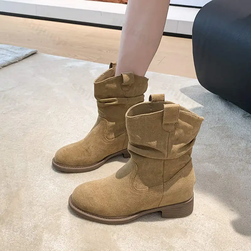 Женские ковбойские сапоги в стиле вестерн, осенние новые винтажные удобные нескользящие короткие сапоги, уличная модная обувь на среднем каблуке, увеличивающая рост
Женские ковбойские сапоги в стиле вестерн, осенние новые винтажные удобные нескользящие короткие сапоги, уличная модная обувь на среднем каблуке, увеличивающая рост