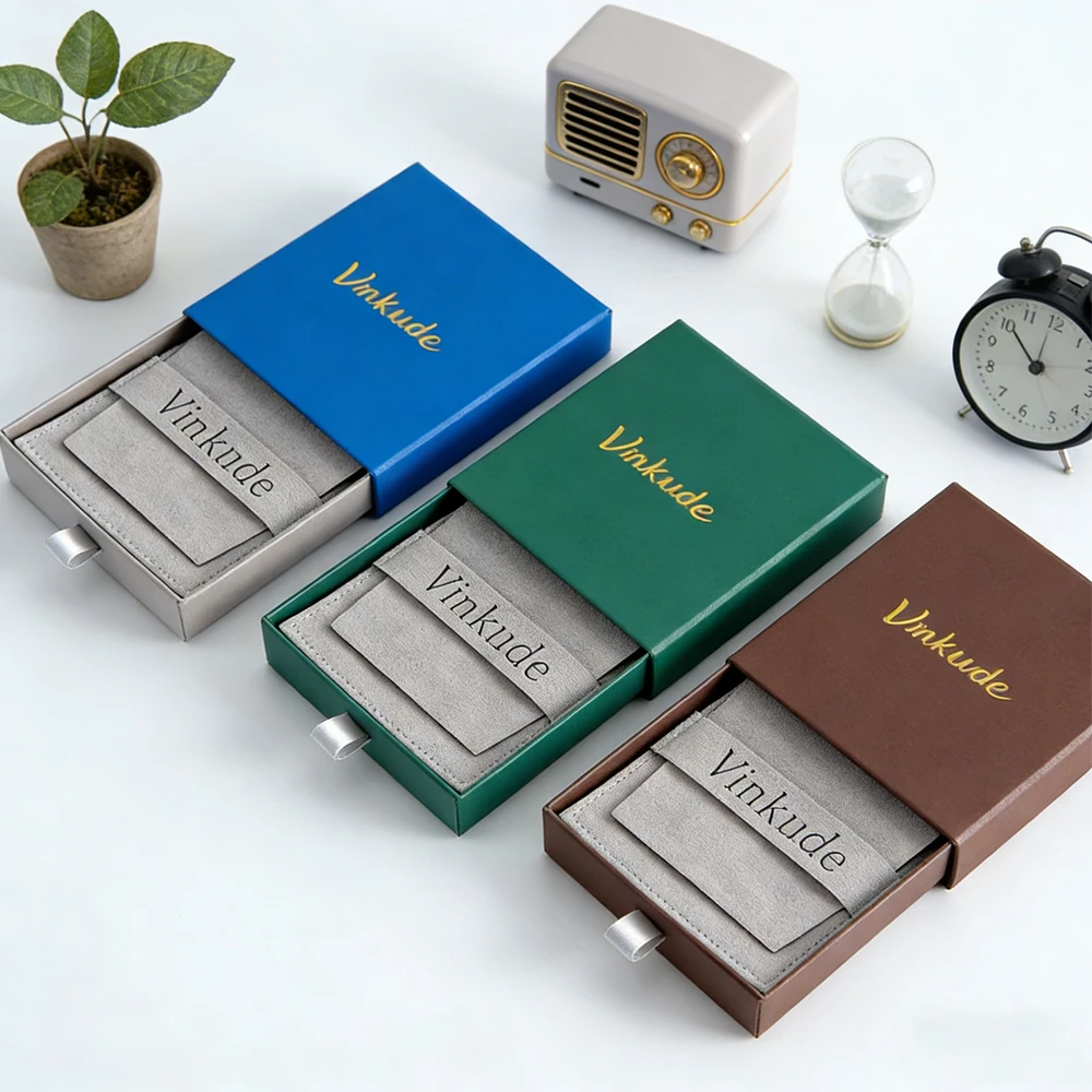 Custom Logo Microfiber Jewelry Pouch Grey Paper Box Small Necklace Earrings Packing Drawer Jewellery Boxes Envelope Flap Bag
Custom Logo Microfiber Jewelry Pouch Grey Paper Box Small Necklace Earrings Packing Drawer Jewellery Boxes Envelope Flap Bag