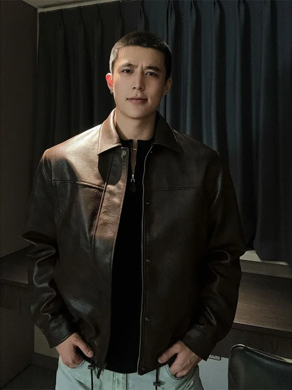 Мужская куртка из искусственной кожи в американском ретро-стиле, премиум-класса, с воротником, в байкерском стиле, осенняя, ветрозащитная, с широкими рукавами
Мужская куртка из искусственной кожи в американском ретро-стиле, премиум-класса, с воротником, в байкерском стиле, осенняя, ветрозащитная, с широкими рукавами