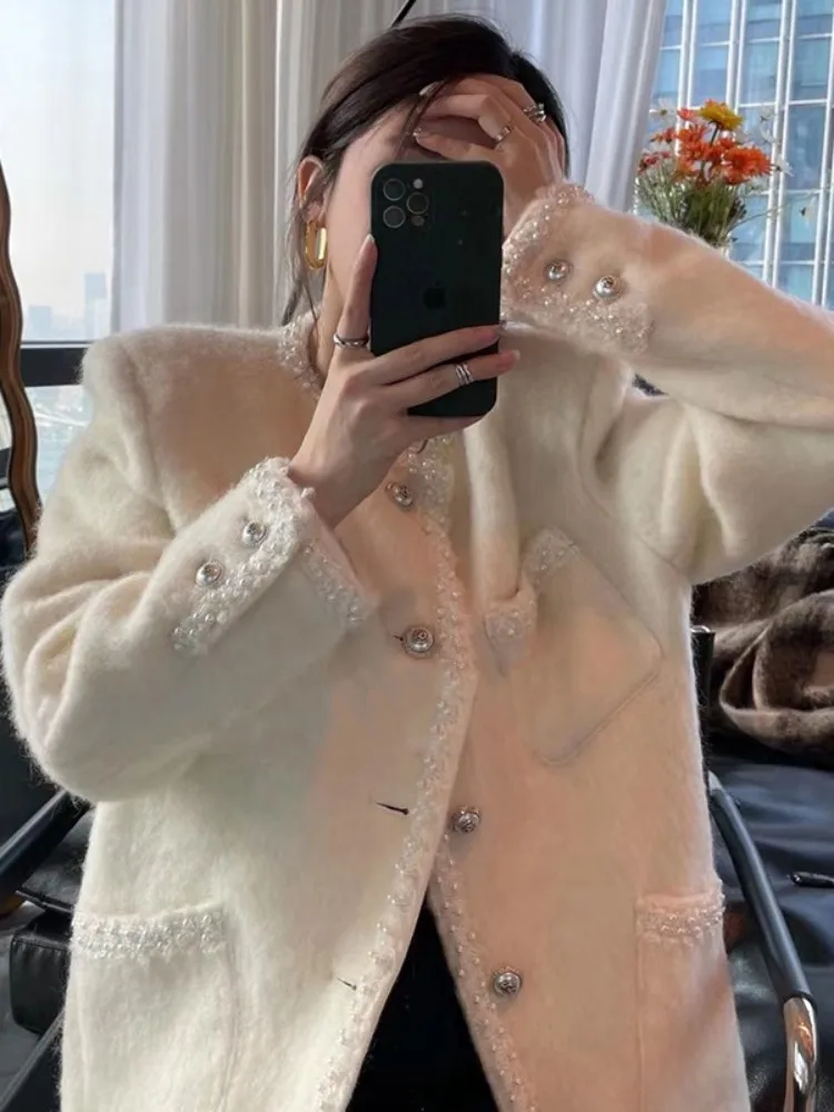 Women Woolen Coat Elegant O Neck Winter Padded Suit Jacket French Luxury Pearls Spring Office Ladies Single Breasted Outerwear
Women Woolen Coat Elegant O Neck Winter Padded Suit Jacket French Luxury Pearls Spring Office Ladies Single Breasted Outerwear