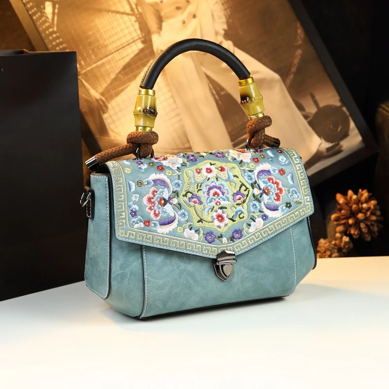 2025 New Genuine Leather Women's Bag Vintage Chinese Style Embroidery Handbags Mother Gift Shoulder Messenger Bags
2025 New Genuine Leather Women's Bag Vintage Chinese Style Embroidery Handbags Mother Gift Shoulder Messenger Bags