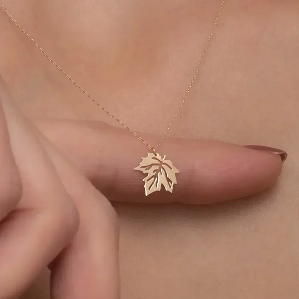 Maple Leaf Pendant Necklace Stainless Steel Necklaces for Women Cross Chains Choker Plant Pattern Jewelry Party Gifts Wholesale
Maple Leaf Pendant Necklace Stainless Steel Necklaces for Women Cross Chains Choker Plant Pattern Jewelry Party Gifts Wholesale