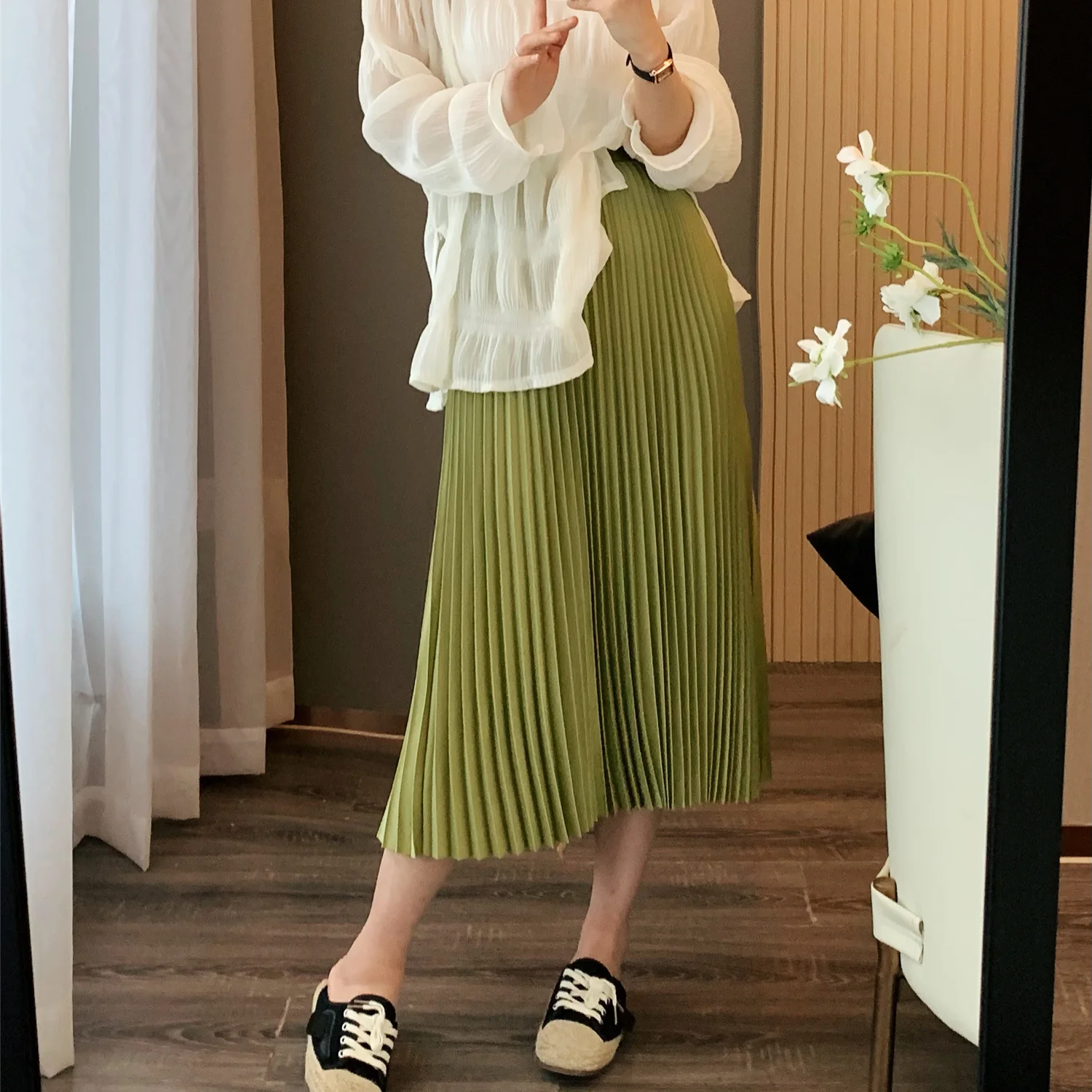 Vintage Pleated Elastic High Waist Long Skirts For Women Fashion Chiffon Solid Color Casual All-match A-line Skirt 2024 F200
Vintage Pleated Elastic High Waist Long Skirts For Women Fashion Chiffon Solid Color Casual All-match A-line Skirt 2024 F200
