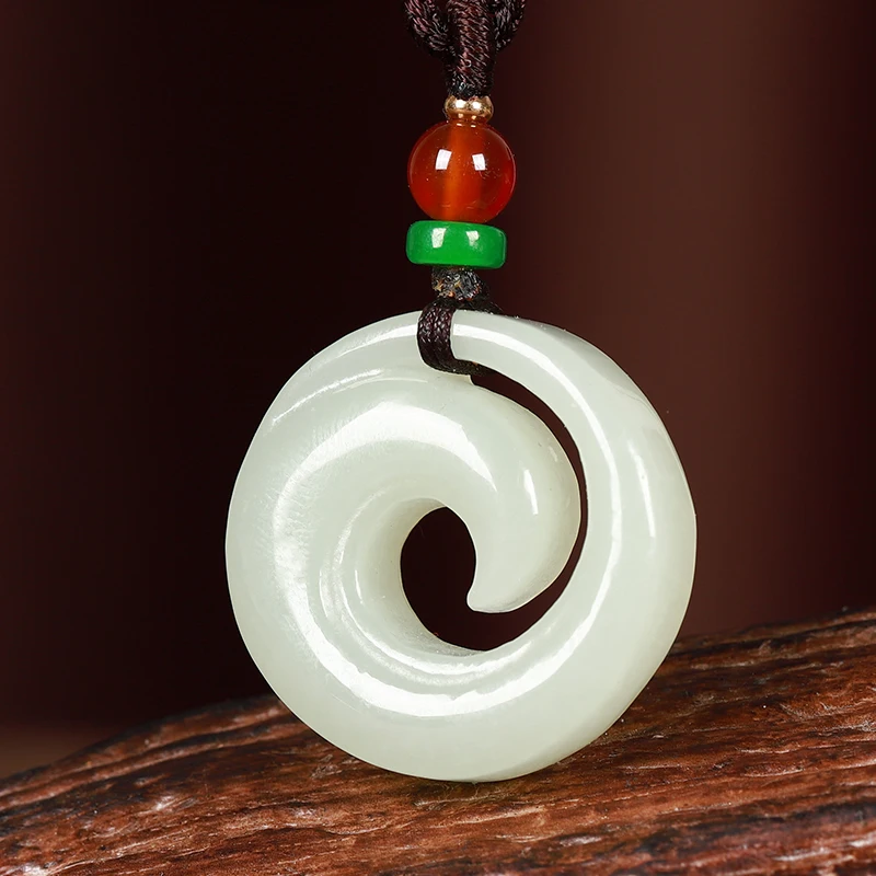 Hetian Jade comes and goes, нефритовый кулон, синий и белый, усиленный кулон для мужчин и женщин.
Hetian Jade comes and goes, нефритовый кулон, синий и белый, усиленный кулон для мужчин и женщин.