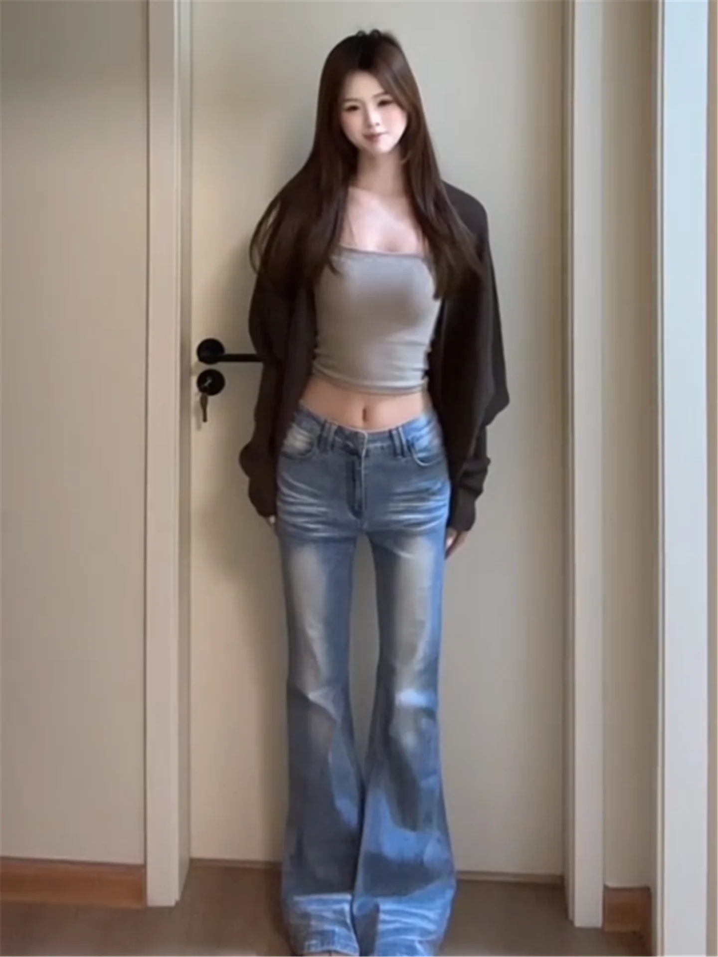 Retro American Folded Hem Bell Bottom Jeans Women's Slimming Design Casual Cotton Blend Spring Autumn Low Waist Zipper Pocket
Retro American Folded Hem Bell Bottom Jeans Women's Slimming Design Casual Cotton Blend Spring Autumn Low Waist Zipper Pocket