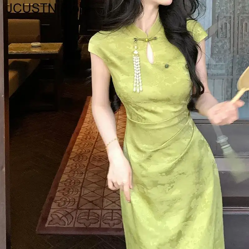 2025 New Green Chesongam Women Sexy Hollow Out Collar Qipao Print Casual Dresses Chinese Style Daily Improved Leisure Qipao
2025 New Green Chesongam Women Sexy Hollow Out Collar Qipao Print Casual Dresses Chinese Style Daily Improved Leisure Qipao