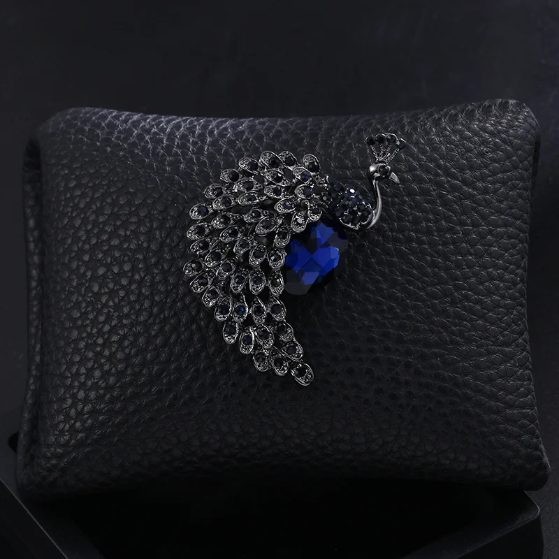 Retro Peacock Crystal Brooch Luxury Women Suit Coat Neckline Animal Pin Decorations Rhinestone Jewelry Clothes Accessories Gifts
Retro Peacock Crystal Brooch Luxury Women Suit Coat Neckline Animal Pin Decorations Rhinestone Jewelry Clothes Accessories Gifts