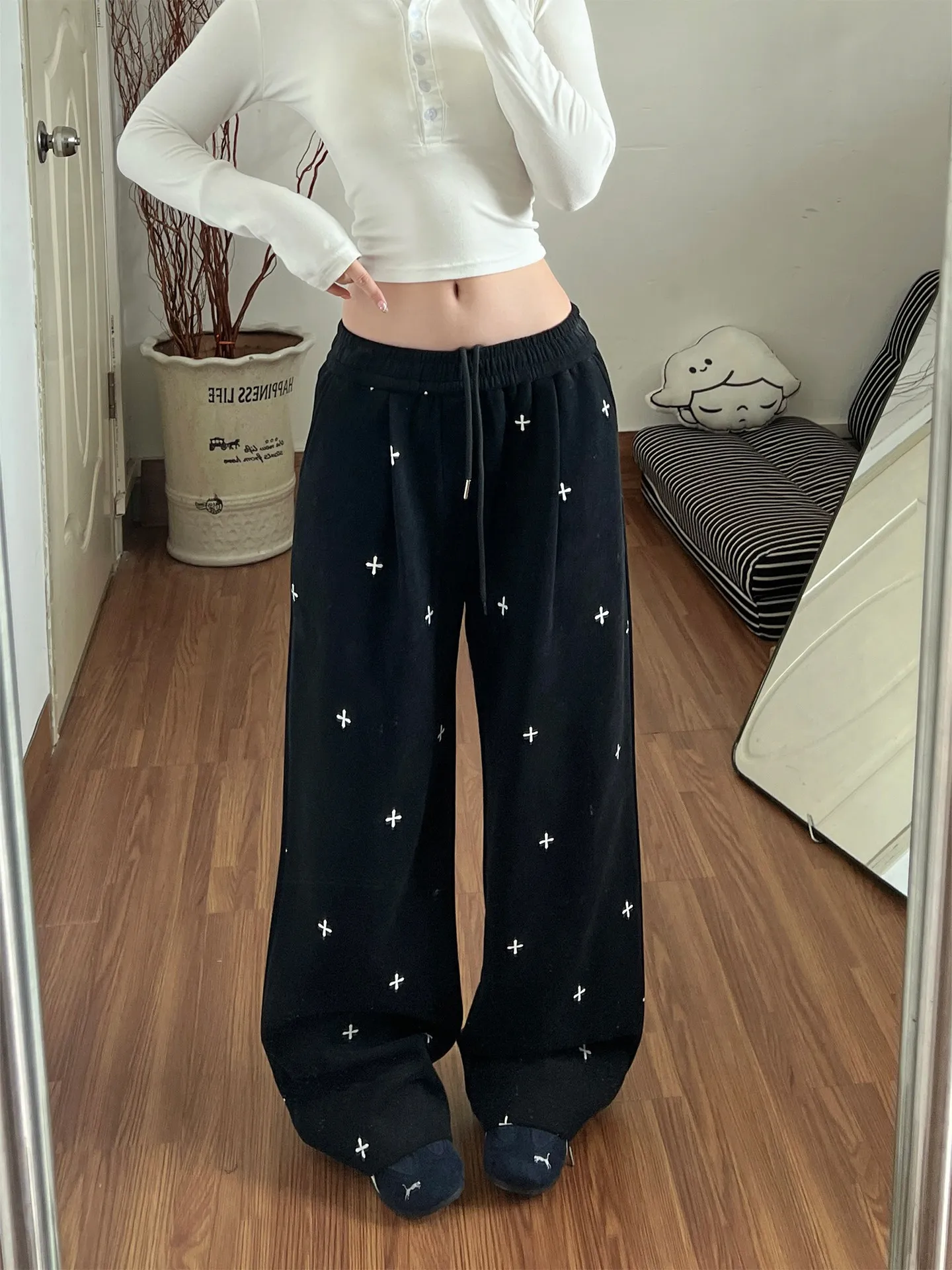 American Street Retro Cross Print Casual Pants Men Women Spring New Straight Leg Wide Leg Sports Sweatpants
American Street Retro Cross Print Casual Pants Men Women Spring New Straight Leg Wide Leg Sports Sweatpants