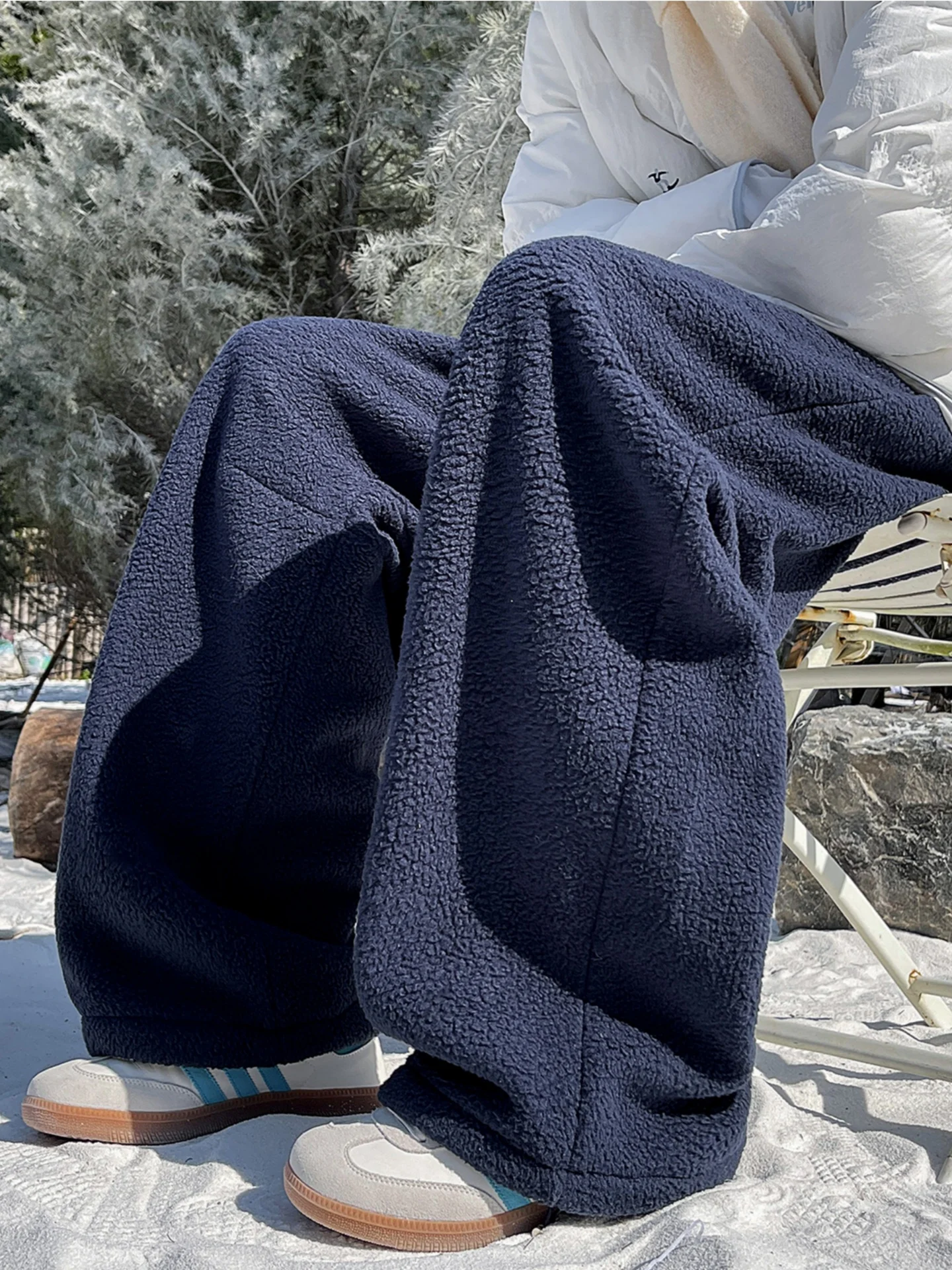 Men's Winter Fce Lined Thiened Warm Cotton Pants Loose Straight Leg Lamb Velvet Sweatpants Casual Comfortable Outerwear
Men's Winter Fce Lined Thiened Warm Cotton Pants Loose Straight Leg Lamb Velvet Sweatpants Casual Comfortable Outerwear