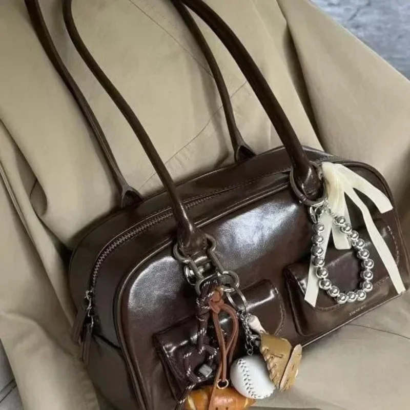 Large Capacity Brown Bowling Handbag Women's Shoulder Bag Retro Korean INS Style Autumn Winter New 2024 Fashion Trend Bag
Large Capacity Brown Bowling Handbag Women's Shoulder Bag Retro Korean INS Style Autumn Winter New 2024 Fashion Trend Bag