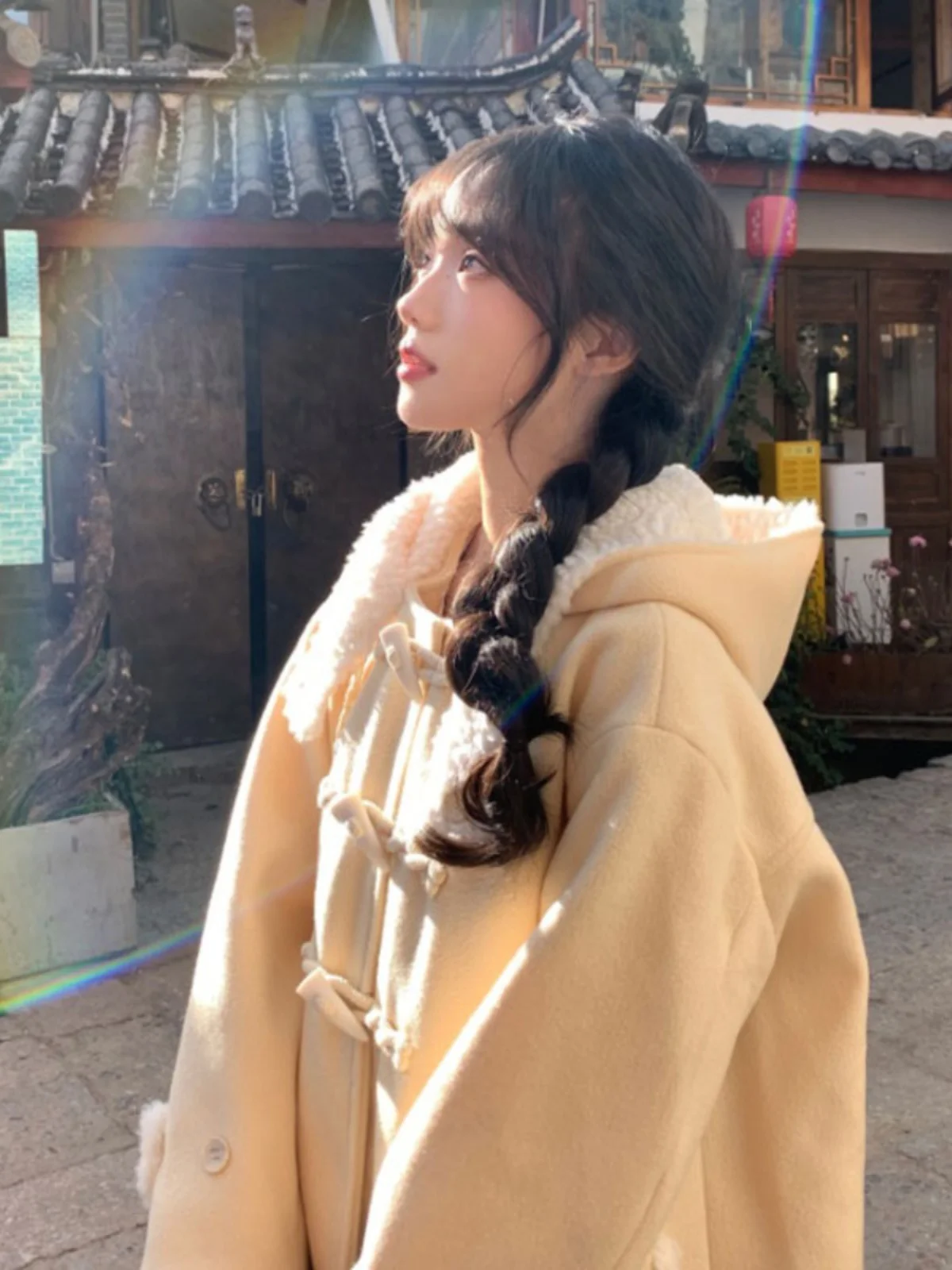 Thickened Sweet Style Woolen Coat with Horn Buttons Medium Length Soft Style Women's Outerwear Spring Autumn Season Hat Included
Thickened Sweet Style Woolen Coat with Horn Buttons Medium Length Soft Style Women's Outerwear Spring Autumn Season Hat Included