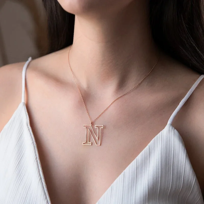 Custom A-Z Initial Charms Pendant Woman Jewelry Large Letter Chain Necklace Gift Female High-end Stainless Steel Jewelry Men
Custom A-Z Initial Charms Pendant Woman Jewelry Large Letter Chain Necklace Gift Female High-end Stainless Steel Jewelry Men