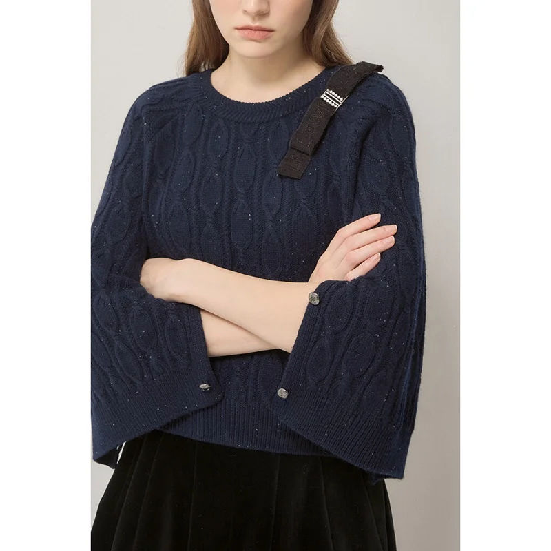 Съемный вязаный шерстяной свитер с круглым вырезом, пайетками и разрезом, универсальный, для повседневной носки, в корейском стиле, с длинными рукавами, стандартный крой.
Съемный вязаный шерстяной свитер с круглым вырезом, пайетками и разрезом, универсальный, для повседневной носки, в корейском стиле, с длинными рукавами, стандартный крой.