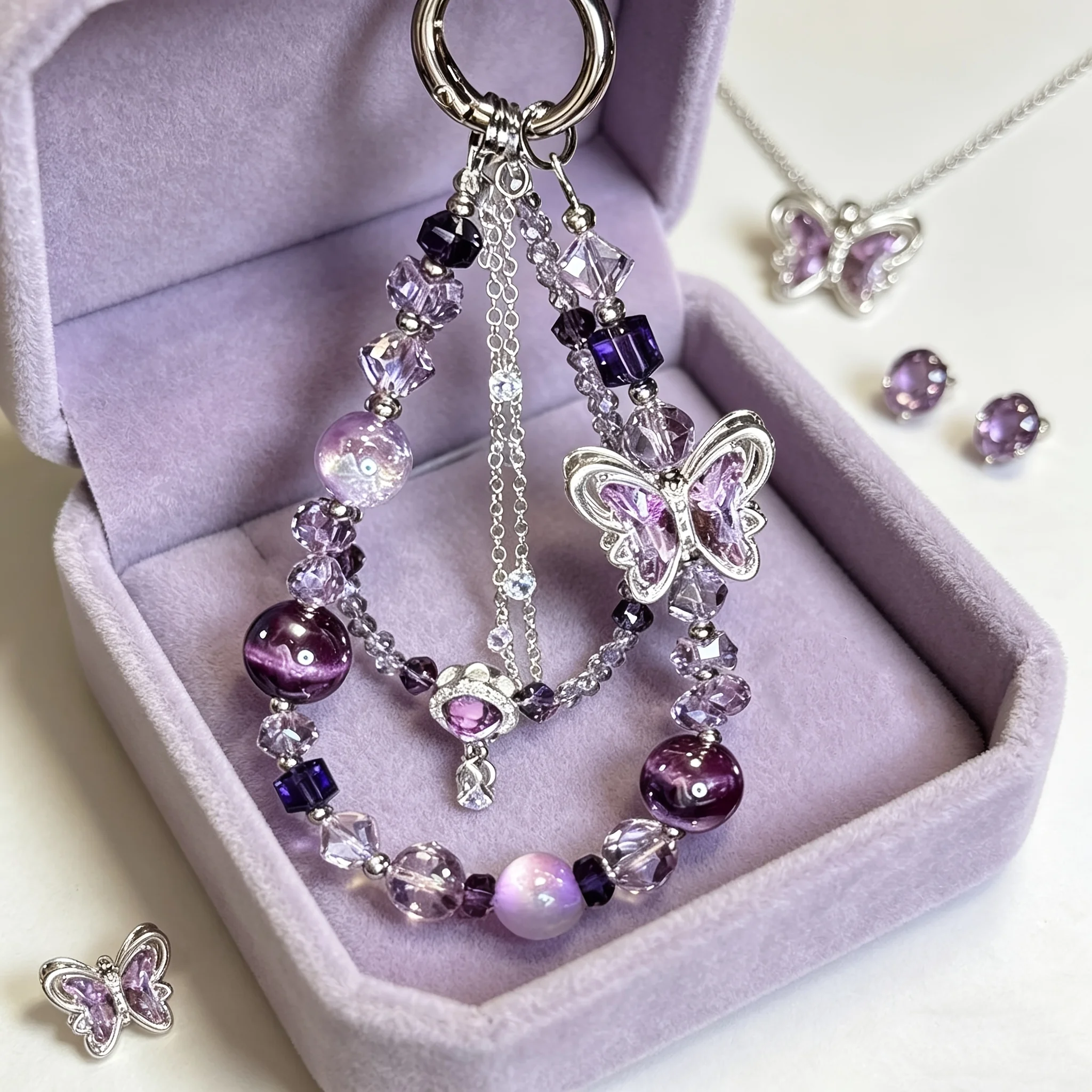 1-piece set of high-end heavy industry light luxury purple butterfly phone chain, soft and bright luster that does not fade, heavy industry temperament bead pendant, fashionable and dynamic heart tassel aesthetic design, versatile bag hanging decoration
1-piece set of high-end heavy industry light luxury purple butterfly phone chain, soft and bright luster that does not fade, heavy industry temperament bead pendant, fashionable and dynamic heart tassel aesthetic design, versatile bag hanging decoration