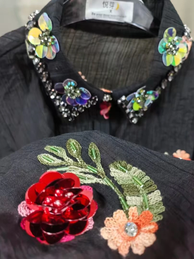 High-end Flowers Embroidery 3D Sequins Diamonds Stitch Black Shirts Women's High Street Y2K Sunscreen Blouses Tops Clothes
High-end Flowers Embroidery 3D Sequins Diamonds Stitch Black Shirts Women's High Street Y2K Sunscreen Blouses Tops Clothes