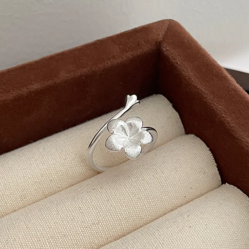 925 Sterling Silver Open Finger Ring Asymmetric Elegant Flower Matte Stackable Punk For Women Jewelry Gift Dropship Wholesale
925 Sterling Silver Open Finger Ring Asymmetric Elegant Flower Matte Stackable Punk For Women Jewelry Gift Dropship Wholesale