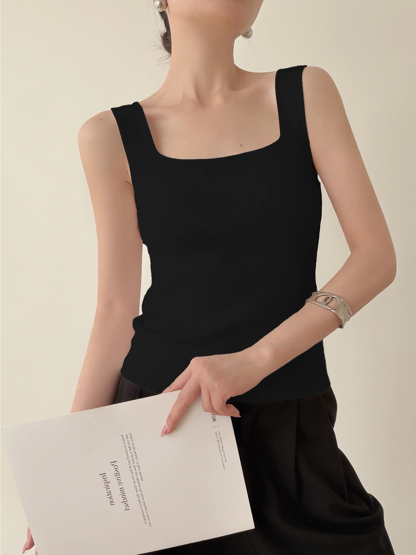 Slim Fit Square Collar Strap Vest Women's Summer New Style Knitted Top Underwear Tank Top Sleeveless Inner Wear Fashionable
Slim Fit Square Collar Strap Vest Women's Summer New Style Knitted Top Underwear Tank Top Sleeveless Inner Wear Fashionable