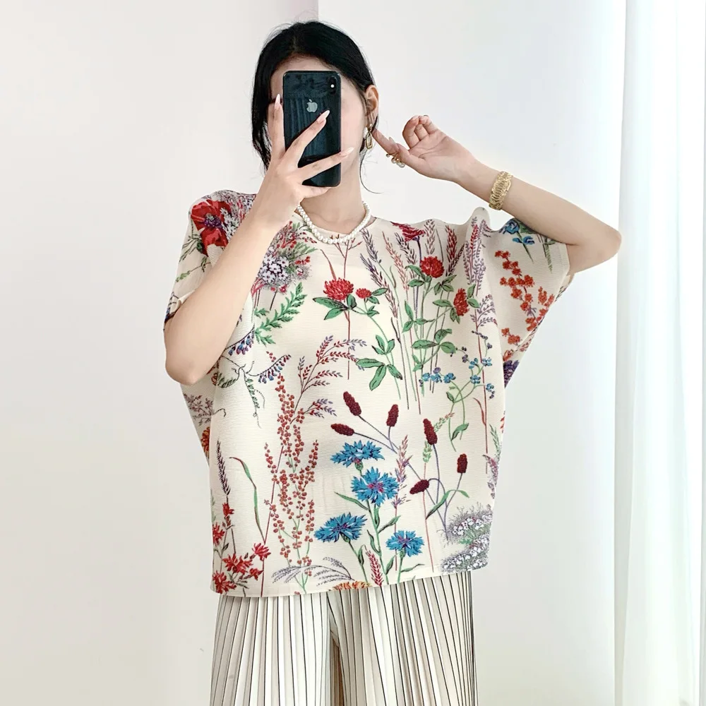 Pleats Pleated Printed T-shirt New Summer Bat Sleeve Loose Simple Design Rose Hundred Tops Plus Size Fashion Women Clothing
Pleats Pleated Printed T-shirt New Summer Bat Sleeve Loose Simple Design Rose Hundred Tops Plus Size Fashion Women Clothing