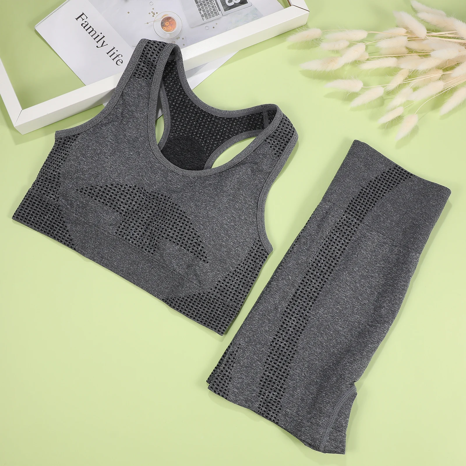 1Set Yoga Outfit Women Lightweight Elastic Gym Set for Workout Fitness Training Tracksuit Clothes Yoga Clothes
1Set Yoga Outfit Women Lightweight Elastic Gym Set for Workout Fitness Training Tracksuit Clothes Yoga Clothes