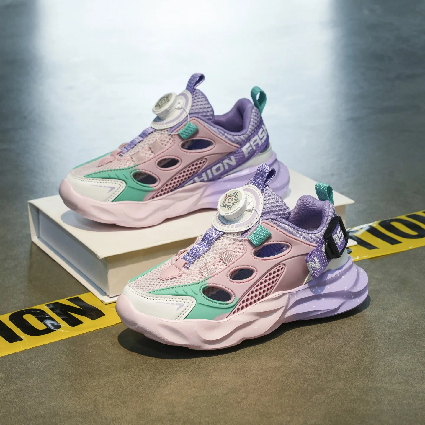 Comfortable Unisex Child Outdoor Shoes Sweat Wicking Inner Layer Stable Sole Daily Play Sneakers
Comfortable Unisex Child Outdoor Shoes Sweat Wicking Inner Layer Stable Sole Daily Play Sneakers