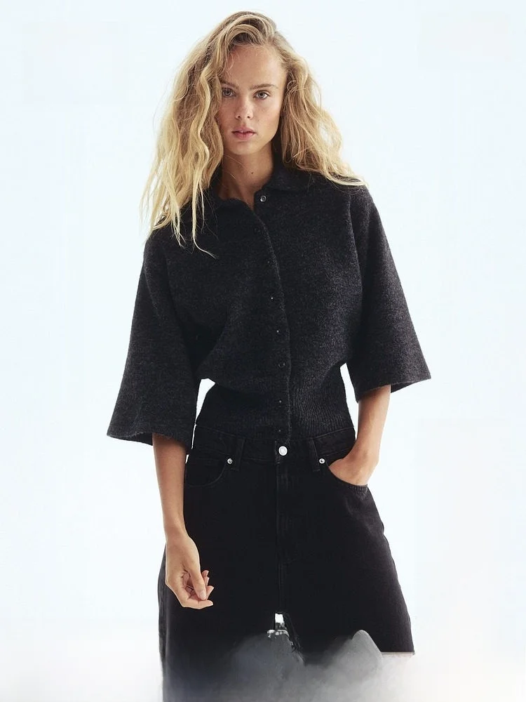 Soft Knitted Cardigan Women's Summer Loose Button-Up Half Sleeve Eight-Character Collar H&M Casual Style Regular Fit Pure Color
Soft Knitted Cardigan Women's Summer Loose Button-Up Half Sleeve Eight-Character Collar H&M Casual Style Regular Fit Pure Color