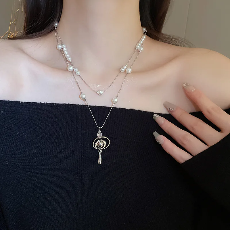 DUTRIEUX Fashion Heart-shaped Saturn Necklace Original Design Double Deck High Quality Irregular Bead Pendant Necklace For Women
DUTRIEUX Fashion Heart-shaped Saturn Necklace Original Design Double Deck High Quality Irregular Bead Pendant Necklace For Women
