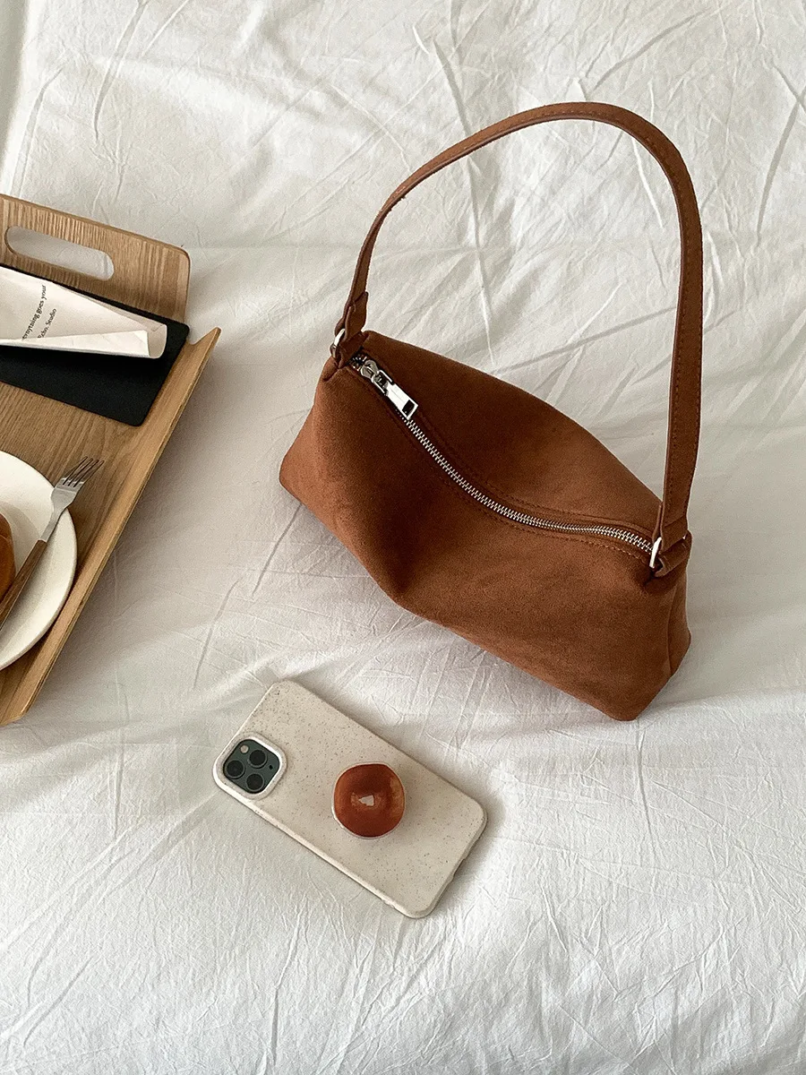 Модные женские сумки на плечо из натуральной замши, женские сумки через плечо из мягкой воловьей кожи, прочная сумка через плечо, женские сумки для поездок на работу
Модные женские сумки на плечо из натуральной замши, женские сумки через плечо из мягкой воловьей кожи, прочная сумка через плечо, женские сумки для поездок на работу