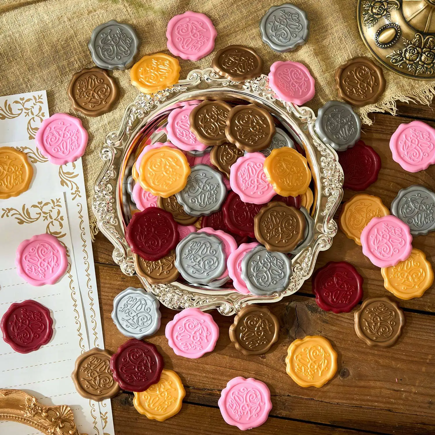 50pcs stickers for wax sealing of three-dimensional relief stamps, retro decorative self-adhesive invitation letter envelopes
50pcs stickers for wax sealing of three-dimensional relief stamps, retro decorative self-adhesive invitation letter envelopes