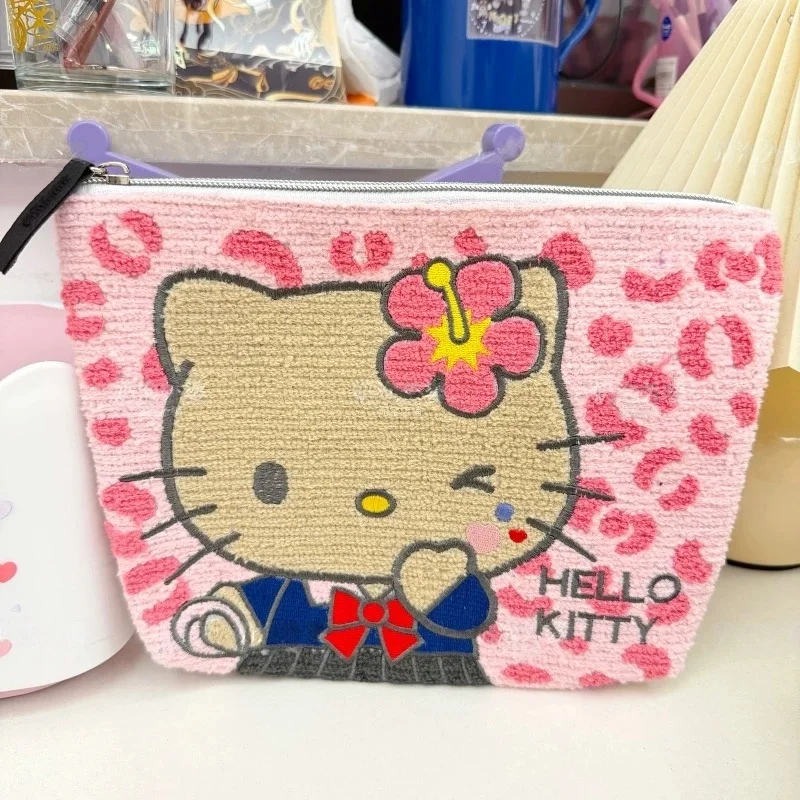 Милая розовая сумка Hello Kitty с леопардовым принтом и черным узором, плюшевая сумка для хранения школьной формы Hello Kitty, косметичка, сумка большой вместимости
Милая розовая сумка Hello Kitty с леопардовым принтом и черным узором, плюшевая сумка для хранения школьной формы Hello Kitty, косметичка, сумка большой вместимости