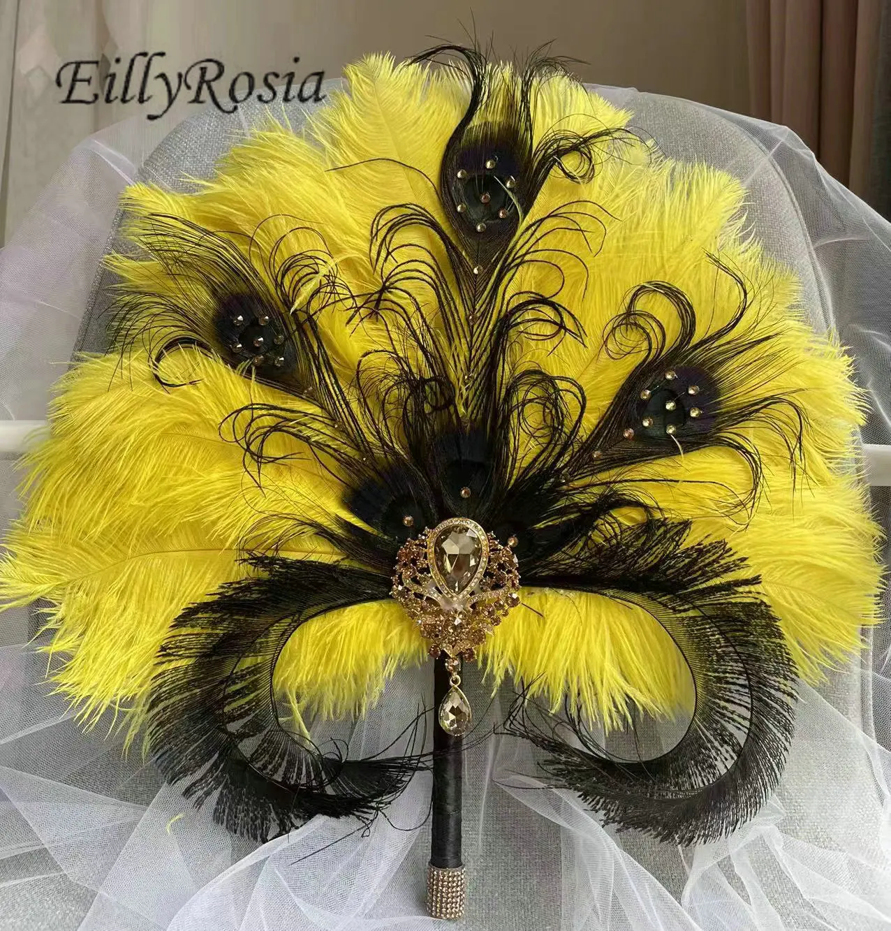 EillyRosia Yellow and Black Africa Feather Fan Alternative Brooch Bouquet Bride Rhinestones Peacock Feather Bridal Wedding Fan
EillyRosia Yellow and Black Africa Feather Fan Alternative Brooch Bouquet Bride Rhinestones Peacock Feather Bridal Wedding Fan