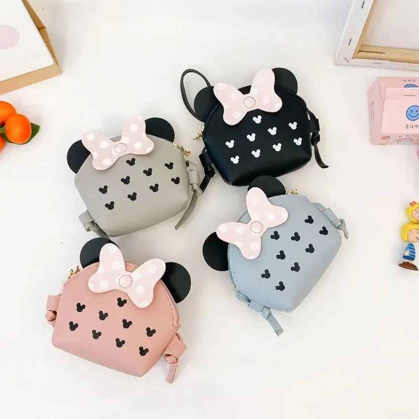 Children's crossbody bag, cute bow accessories, high-quality leather material,
Children's crossbody bag, cute bow accessories, high-quality leather material,