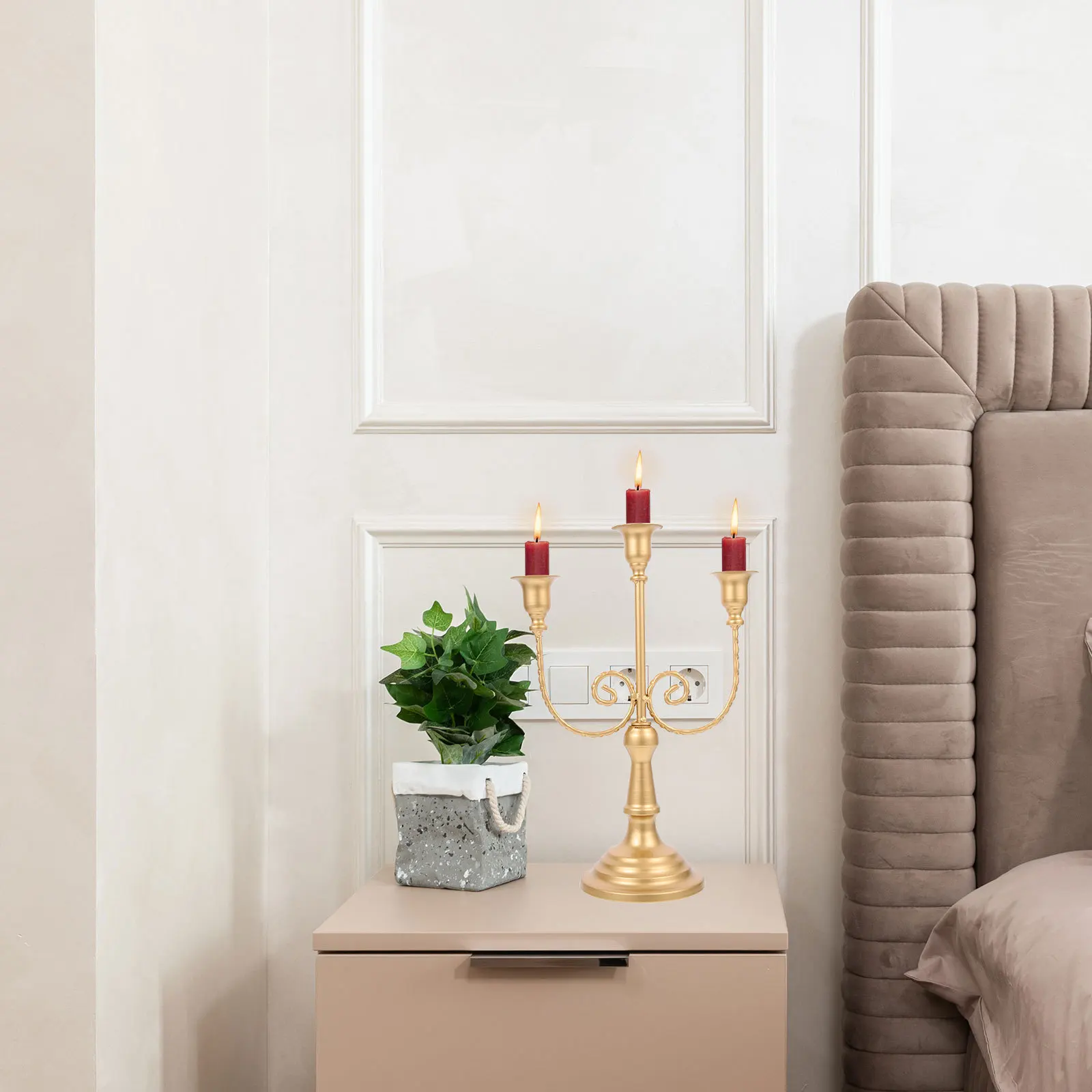 Vintage Iron 3-Arms Candelabrum Decorative Stand For Home Tabletop Ornament Desktop Adornment Party Wedding
Vintage Iron 3-Arms Candelabrum Decorative Stand For Home Tabletop Ornament Desktop Adornment Party Wedding