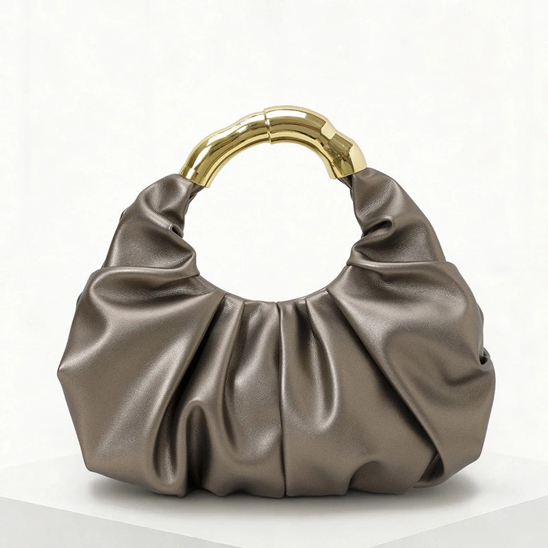 Повседневные сумки в форме полумесяца для женщин. Роскошные дизайнерские сумки и кошельки 2026. Новинка в плиссированном виде из искусственной кожи. Сумка на запястье с верхней ручкой.
Повседневные сумки в форме полумесяца для женщин. Роскошные дизайнерские сумки и кошельки 2026. Новинка в плиссированном виде из искусственной кожи. Сумка на запястье с верхней ручкой.