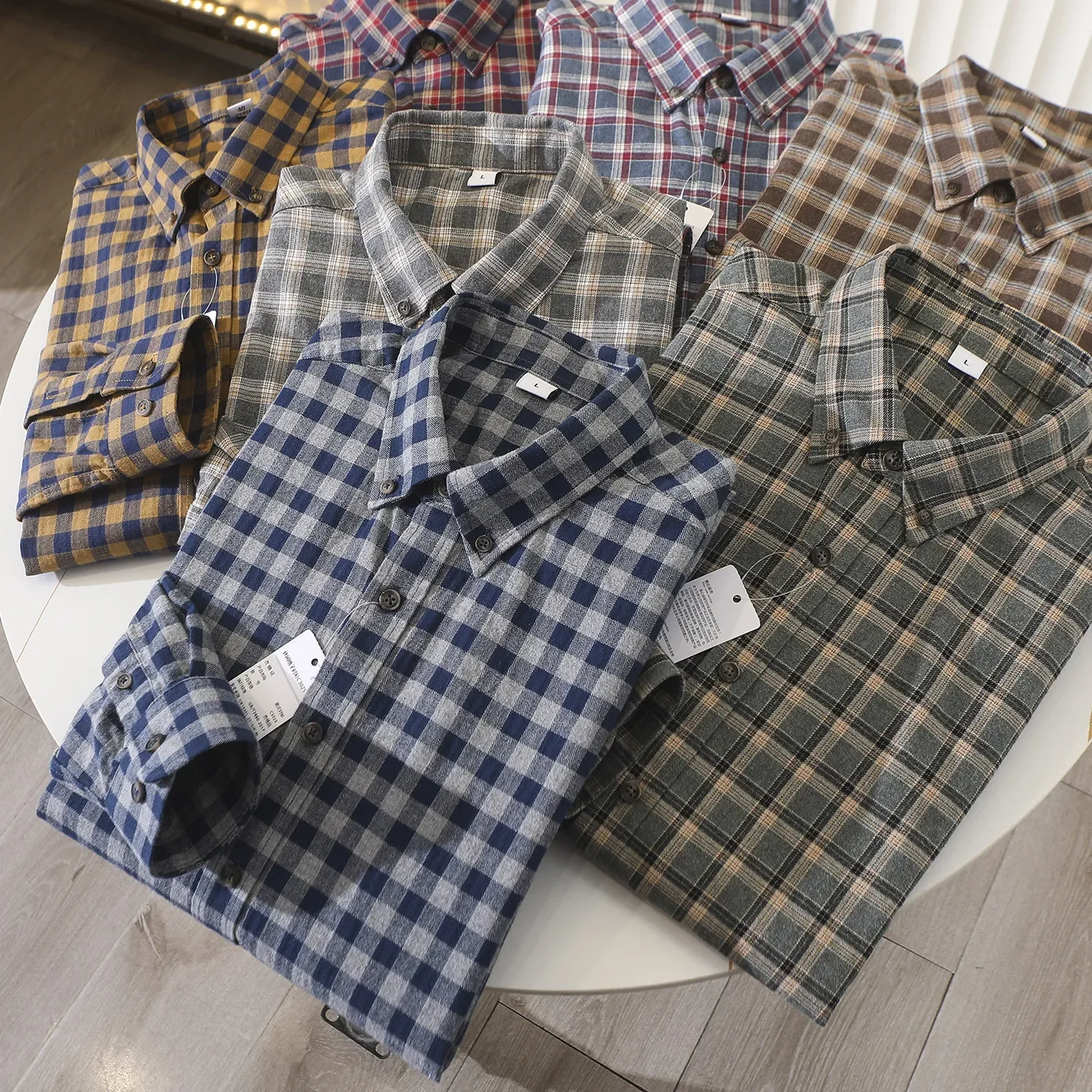 Cotton washed and sanded! Four Seasons Lapel Casual Plaid Long Sleeve Shirt Top
Cotton washed and sanded! Four Seasons Lapel Casual Plaid Long Sleeve Shirt Top