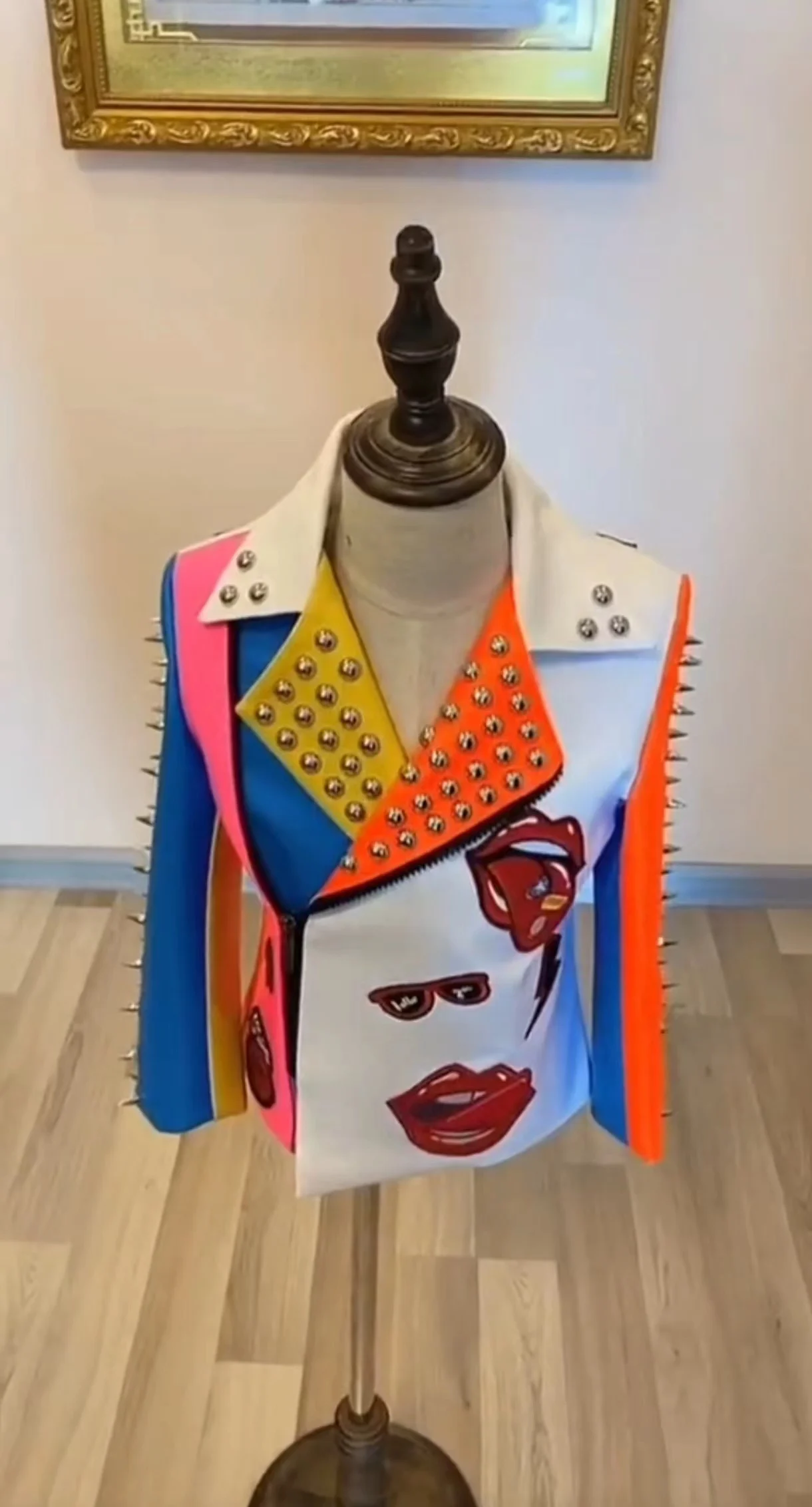 Male and Female Singer Stage Show Performance Jacket Hip hop Jazz Dance Rivets Leather Coat Bar Club Party Show Wear
Male and Female Singer Stage Show Performance Jacket Hip hop Jazz Dance Rivets Leather Coat Bar Club Party Show Wear