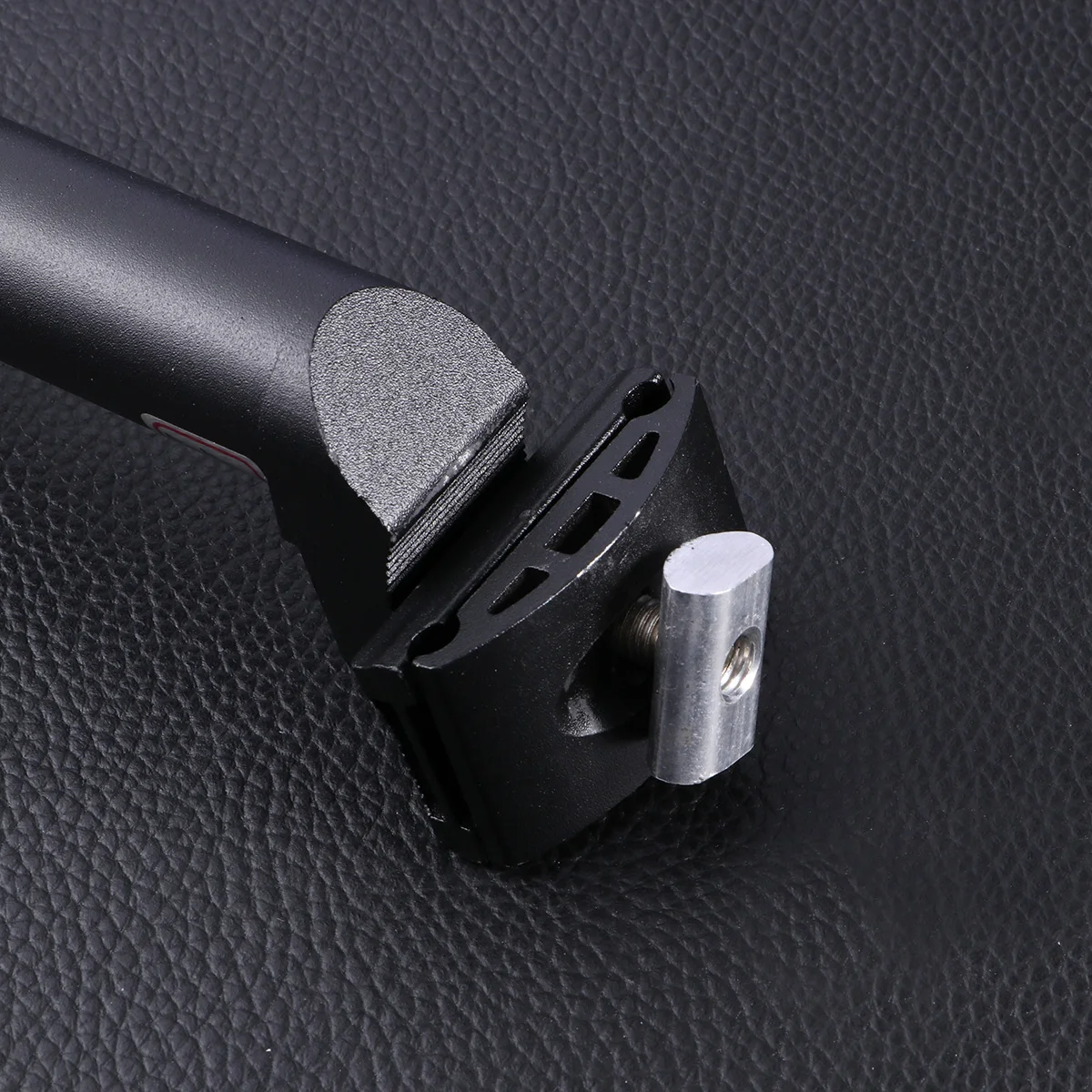 30.8mm Aluminum Alloy Seatpost Mountain Bike Bike Seat Tube Seat Post for Most Road Bike Downhill Bike Track Bike
30.8mm Aluminum Alloy Seatpost Mountain Bike Bike Seat Tube Seat Post for Most Road Bike Downhill Bike Track Bike