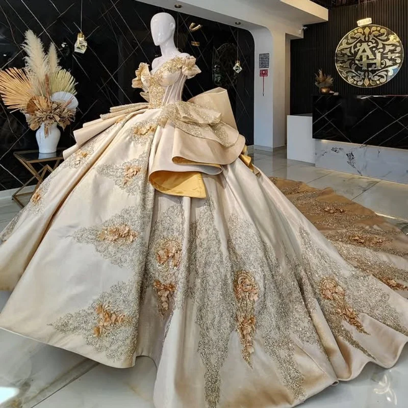 Customized champagne color Off Shoulder Quinceanera Dress sequin applique 3D flower Tull Bow vestidos de 15 Quinceanera
Customized champagne color Off Shoulder Quinceanera Dress sequin applique 3D flower Tull Bow vestidos de 15 Quinceanera 