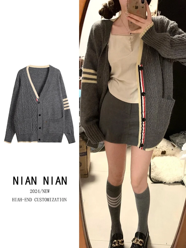 Gray Sweater Cardigan Women's Loose V-neck Autumn New Style College Style Knitted Wear Casual Slimming Long Sleeve Coat
Gray Sweater Cardigan Women's Loose V-neck Autumn New Style College Style Knitted Wear Casual Slimming Long Sleeve Coat