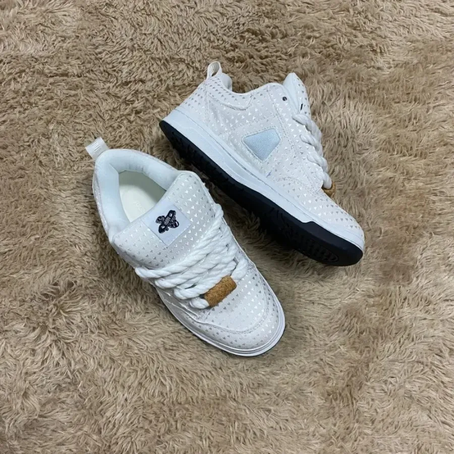 White Small Heart Men'S Shoes Pure White Bread Shoes Casual Shoes White Shoes Sports Skateboard Shoes Versatile Shoes Men'S Sty
White Small Heart Men'S Shoes Pure White Bread Shoes Casual Shoes White Shoes Sports Skateboard Shoes Versatile Shoes Men'S Sty